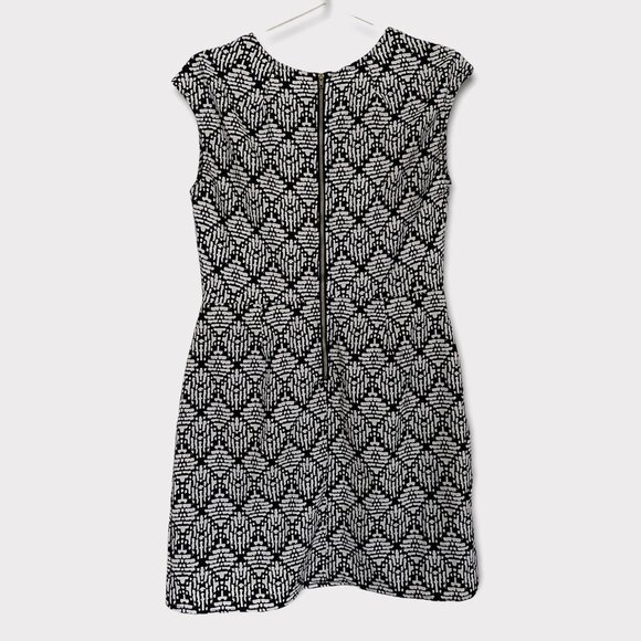 Women's Sleeveless Bar III Black & White Sheath Pencil Dress Size M - Picture 4 of 6